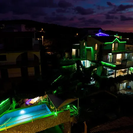 Maric Apartment *