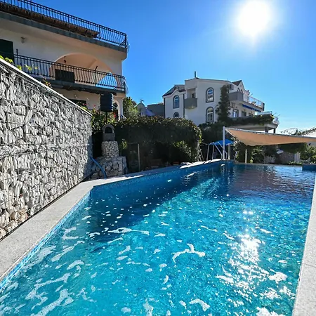 Apartment Maric *