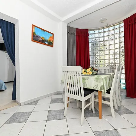 Maric Apartment *