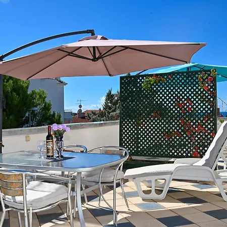 Apartment Maric *