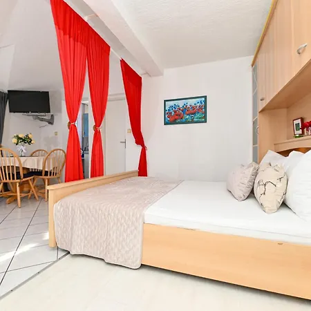 Apartment Maric *